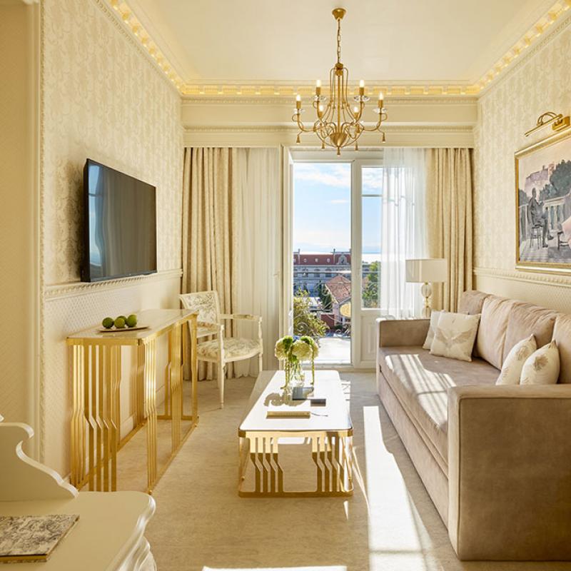 Γωνιακή Σουίτα με Θέα στη Θάλασσα / Corner Σουίτα με Θέα στο Παλιό Λιμάνι Γωνιακή Σουίτα με Θέα στη Θάλασσα / Corner Σουίτα με Θέα στο Παλιό Λιμάνι