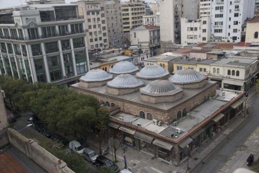 Μπεζεστένι: Εμπορική στοά, ετών 600 Μπεζεστένι: Εμπορική στοά, ετών 600