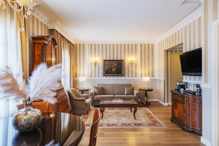 Sea View Presidential Suite