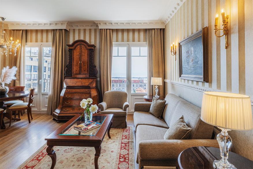 Sea View Presidential Suite