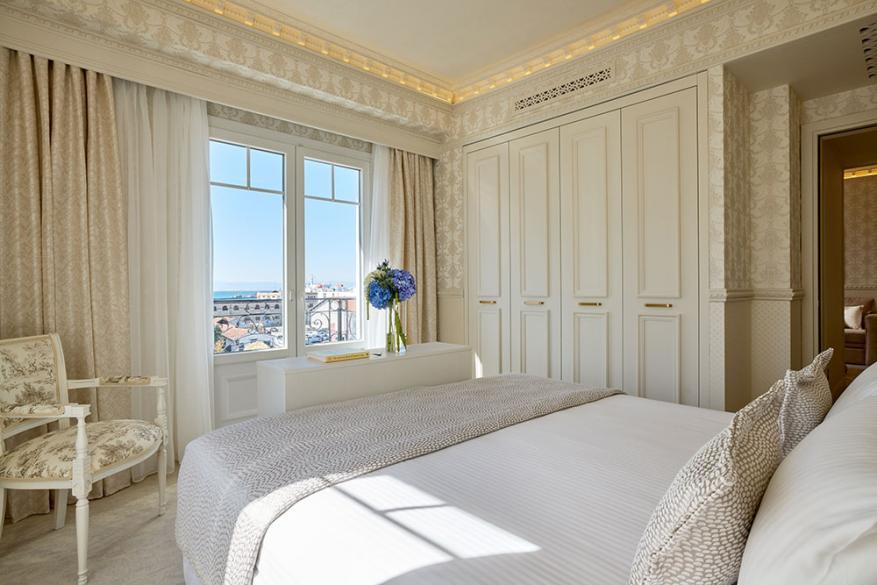 Γωνιακή Σουίτα με Θέα στη Θάλασσα / Corner Σουίτα με Θέα στο Παλιό Λιμάνι Γωνιακή Σουίτα με Θέα στη Θάλασσα / Corner Σουίτα με Θέα στο Παλιό Λιμάνι